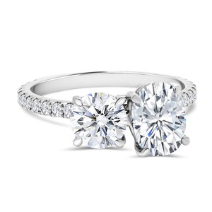 Bague de mariage en diamant de laboratoire de coupe ovale et ronde en or massif 10 carats - Product Image 1