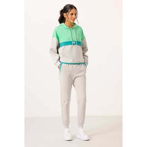 Conjunto Deportivo Tommylife Wholesale Parliament con Capucha y Bloques de Color para Mujer - 95327 - STONE - Product Image 3
