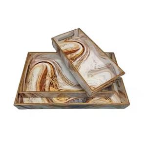 Plateau de service en bois moderne, durable, écologique et fait main, avec couleur et forme personnalisées pour une utilisation en cuisine - Product Image 1