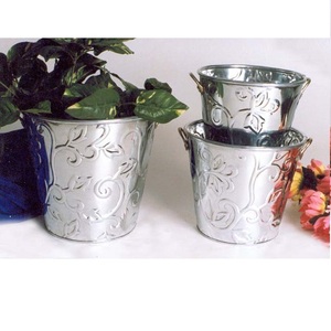 Macetero de Metal de Estilo Único para Decoración del Hogar y Jardín, Macetero con Acabado Galvanizado - Product Image 6