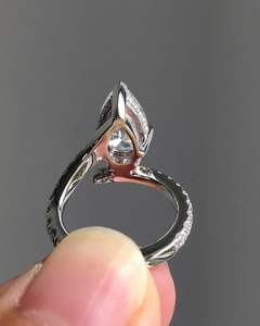 Anillo de diamante de moissanita con corte de pera de 3,25 quilates, joyería original de oro blanco de 18 quilates, fábrica de chapado en rodio negro - Product Image 6