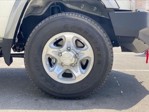 Toyotas Land Cruisers รถกระบะ8สูบเกียร์อัตโนมัติพวงมาลัยมือซ้าย R16รถบรรทุกถนนใหม่ - Product Image 2