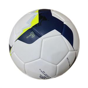 ลูกฟุตบอลคุณภาพสูง ผลิตจากวัสดุ PU แบบไร้รอยต่อ ทนทานต่อแรงเสียดทาน เหมาะสำหรับการฝึกซ้อมและการแข่งขันกลางแจ้ง - Product Image 2