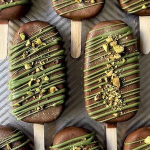 Barre de crème glacée au chocolat de vente chaude de style Dubaï avec lait crémeux, croustillant à la pistache, revêtement riche prix d'usine en gros - Product Image 4