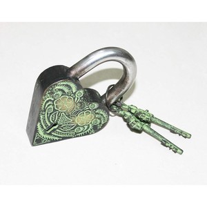 Haute qualité magnifiquement fleur gravé en laiton porte en forme de coeur cadenas serrures de sécurité avec 2 clés serrures de porte entièrement fonctionnelles - Product Image 2