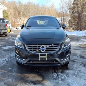 V*olvo S60 T5 Inscription d'occasion de 2017 - Product Image 1