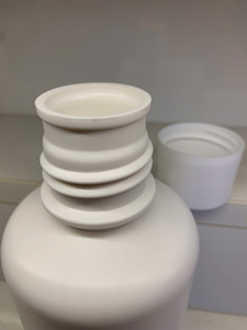 Envase de PET de Cuello Alto de 100 ml con Etiqueta Personalizada de Fábrica Pavico Vietnam, para Líquidos Farmacéuticos, Químicos y de Laboratorio, con Pulverizador - Product Image 3