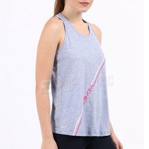 Débardeur léger Racerback pour femme avec matériau respirant pour l'été Position du logo avant - Product Image 3