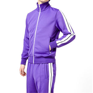 Conjunto Deportivo Unisex Personalizado de Algodón, Conjunto de Dos Piezas con Sudadera y Pantalones Cortos Deportivos, Chándal de Forro Polar para Invierno con Logotipo Propio - Product Image 1