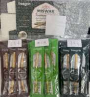 Brosse à dents Miswak de qualité supérieure personnalisée en usine |   Saveurs naturelles de clou de girofle et de menthe |   Scellé sous vide avec du dentifrice |   Kit d'hygiène bucco-dentaire OEM