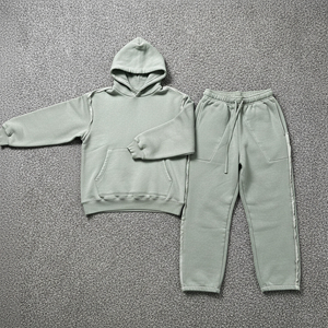 ชุดเสื้อผ้า2ชิ้นสำหรับผู้ชายชุดเสื้อมีฮู้ดและกางเกงผ้าฝ้าย100% โอเวอร์ไซส์ปักโลโก้ตามสั่ง - Product Image 3