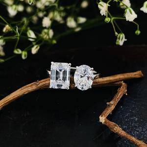 แหวนหมั้นเพชร14K ทรงรีสีทองรูปวงรีมรกต CVD IGI ได้รับการรับรองจาก Choi et Moi Christian Luxury - Product Image 2