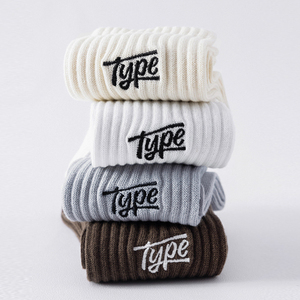 Chaussettes de sport à tube moyen pour hommes conçues sur mesure Chaussettes athlétiques à tricoter noires et blanches avec lettres brodées - Product Image 1