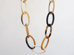 Collar de Lujo Hecho a Mano con Cuerno de Búfalo, Joyería Natural y Sostenible para Mujer, Alta Calidad - Product Image 6