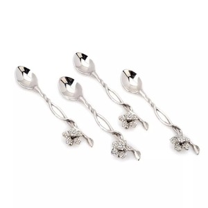 Wholesale Royal European Design Stylish Silver <b>Cutlery</b> Weddings Parties Tableware High Quality Stainless Steel Flatware <b>Set</b> - Product Image 1