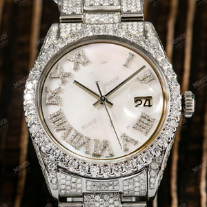 Reloj de Diamantes Moissanite Completamente Engastado con Esfera Blanca con Números Romanos, Reloj Unisex de Lujo con Brazalete de Acero Inoxidable - Product Image 4