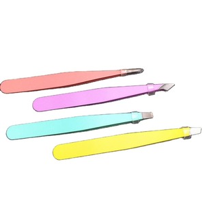 Pinzas para pestañas de alta calidad con logotipo personalizado, pinzas para cejas de acero inoxidable con punta inclinada, duraderas, ecológicas, OEM disponible. - Product Image 1