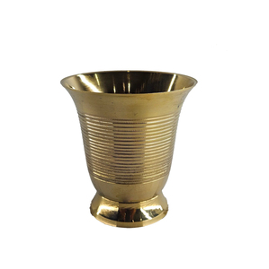 Gobelet en verre à eau fini en laiton de style vintage, parfait pour les ustensiles de cuisine, les verres de table, le gobelet en métal. - Product Image 4