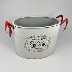 Maceta navideña Hollyhock Haven con estilo en metal galvanizado para exhibir exhibiciones florales de invierno con encanto rústico - Product Image 4