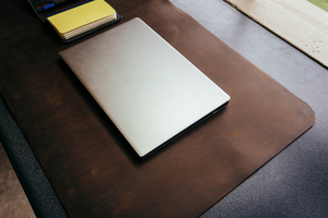 แผ่นรองโต๊ะหนังแท้ทำมือกันกลิ่นหรูหราทนทานพื้นผิวหนังวัวเรียบสำหรับโต๊ะทำงานที่หรูหรา - Product Image 3