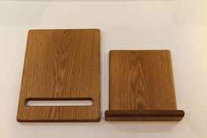 Support de téléphone ou de livre en bois artisanal pour bureaux, offrant un soutien à l'étude, finition naturelle et designs élégants - Product Image 3