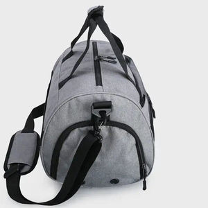 Sac de sport en nylon de qualité supérieure avec poches sèches humides pour l'entraînement en salle de sport et les activités de plein air - Product Image 2