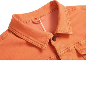 Veste en jean vintage légère et personnalisée pour hommes confortable avec broderie boutonnée à plusieurs poches pour l'hiver - Product Image 3