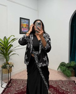 Koti Style Broderie Lourde Chinon SOIE Tissu Noir Couleur Léger Prêt À Porter À La Main Conçu Style Indien Fantaisie Saree - Product Image 2