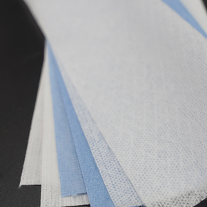 Tissu non tissé en microfibre de style croisé de haute qualité Lingettes humides respirantes imperméables directement de l'usine vietnamienne - Product Image 4