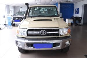 Pick-up 4x4 simple cabine robuste d'occasion 2024, moteur V8 4,5 L essence/gaz turbo, transmission automatique, utilisation tout-terrain robuste - Product Image 4