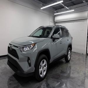 Toyota RAV 4XLE 4D Sport Utility 2021, el más vendido, con motor de 2.5L, 4 cilindros, DOHC, Dual VVT-i, transmisión automática de 8 velocidades, tracción delantera y paquete tecnológico. - Product Image 1