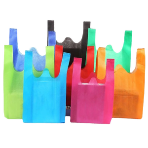 Sac fourre-tout réutilisable en PP non tissé, design T-shirt imprimé personnalisé, fabriqué en usine, recyclable, pour le shopping, les cadeaux et les courses - Product Image 3
