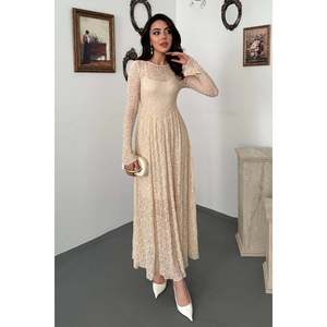Robe en dentelle à manches longues doublée de couleur blanc cassé - Ecru - Product Image 1