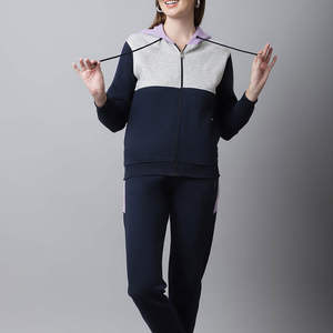 Trajes Deportivos de Mujer Estilo 2025, Lisos o con Estampado Personalizado, Trajes Deportivos de Mujer al por Mayor, de Algodón y Poliéster - Product Image 1