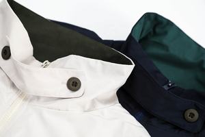 แจ็กเก็ตแนวสตรีทแบบลำลองสำหรับผู้ชายเสื้อกันลมแบบหลวมน้ำหนักเบาออกแบบโลโก้ได้ตามต้องการ - Product Image 4