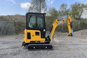 Mini-excavatrice sur chenilles compacte JCB, machine d'excavation hydraulique pour chantiers étroits - Product Image 3