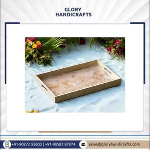 Plateau en résine époxy en bois crème Geode Design avec poignées faites à la main Plateau de service et TV décoratif unique en son genre - Product Image 2