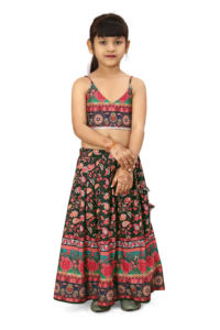 ชุดเลเฮนกาโชลีลายดอกไม้สีดำสำหรับเด็กผู้หญิง ยี่ห้อ Shoryam พร้อมเสื้อโชลีแบบไม่มีแขน กระโปรงพิมพ์ลายยาวถึงพื้น เหมาะสำหรับงานปาร์ตี้ - Product Image 2