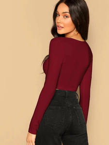 Nueva llegada de las mujeres Crop Tops 100% algodón transpirable ajustado Sexy manga larga Top logotipo personalizado venta al por mayor Mehroon Color sólido - Product Image 3