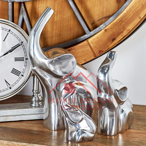 3 Escultura Glam de aluminio dorado Superventas Mesa de aluminio Showpiecs Escultura Juego de 3 para sala de estar Decorativo Best Seller - Product Image 4