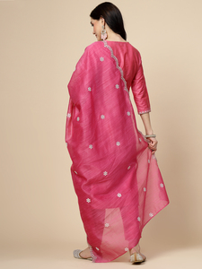 Ensemble Kurta, pantalon et dupatta pour femme, élégant, style indien, en tissu polyester rose brodé, lavable, longueur genou, col rond, pour l'été - Product Image 6