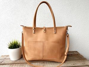 Sac pour ordinateur portable en cuir XXL beige camel unisexe, sac fourre-tout de luxe en cuir véritable avec poche zippée supérieure, cuir pleine fleur léger - Product Image 6