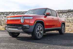 CLEAN 2023 R i v i a n R1T Adventure Edition Quad-Motor AWD, grande batterie, Red Canyon - Product Image 3