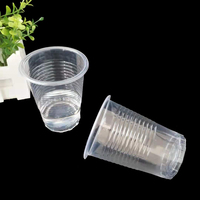 Vente de gros Gobelets et couvercles en plastique jetables transparents personnalisés Petit gobelet à bière en forme de U pour les fêtes Gobelets transparents
