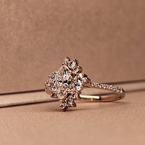 Bague de fiançailles classique de haute qualité pour femme, bague de fiançailles en argent sterling avec moissanite de laboratoire taille marquise - Product Image 5