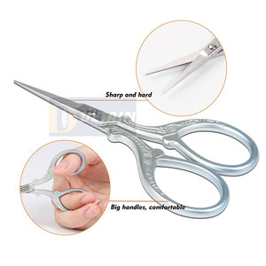 Ciseaux à ongles à poignée argentée Ciseaux pointus fantaisie en acier inoxydable japonais à vendre - Product Image 2