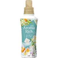 Pelembut Pakaian Cair LION SOFLAN Aroma Rich Claire Ramah Lingkungan Terbaru 480mL 80% Aktif