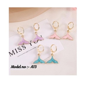 ต่างหูหางปลาวาฬทองแดงป้องกันการเสื่อมเสียสไตล์มหาสมุทรเครื่องประดับแฮนด์เมดน้ำหนักเบาสำหรับผู้หญิง - Product Image 1