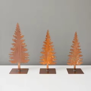 Grand arbre de Noël en métal pour centre de table, accent décoratif métallique pour la décoration festive du salon ou de la salle à manger - Product Image 1