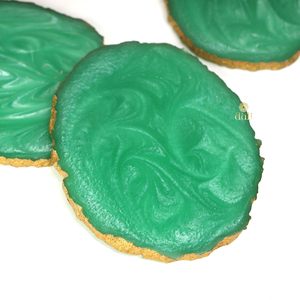 Posavasos de resina verde con patrón de modelo de estilo DIY moderno de la mejor calidad, resistente al agua con bordes dorados, precio al por mayor - Product Image 4